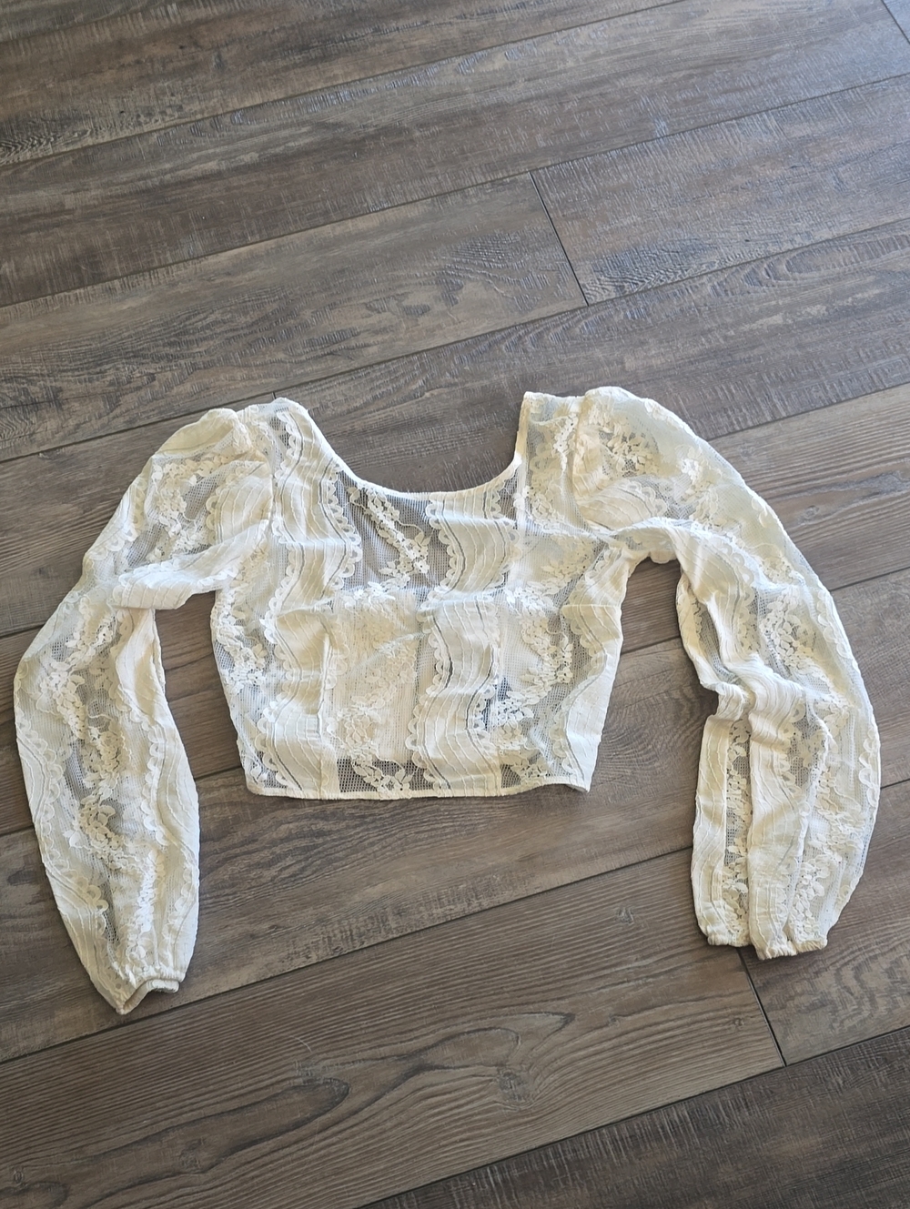 Forever 21 Women's Ivory Lace Long-Sleeve Crop Top Size M